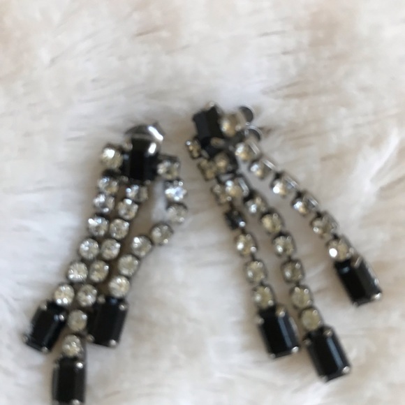 Unique Rhinestone Pin & Earrings - Picture 2 of 4